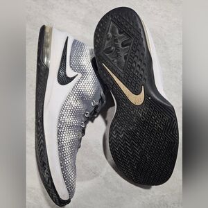 Nike Air MAX INFURIATE Low Men's Size 7.5  Only Worn On The Court A+ Bags